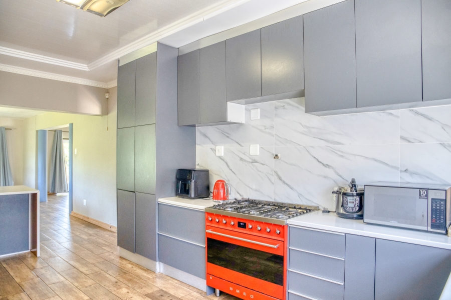 6 Bedroom Property for Sale in Beacon Bay Eastern Cape